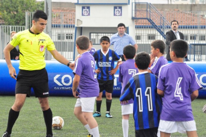 Miniklerin futbol aşkı