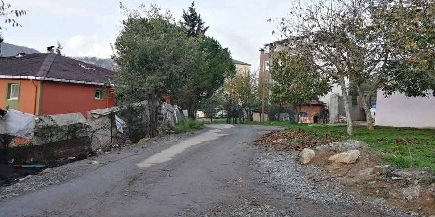 Gebze’de parke yol çalışması