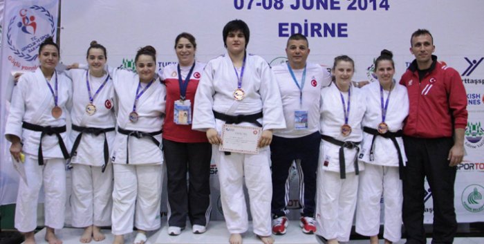 Balkan Şampiyonasından, Dört Derece