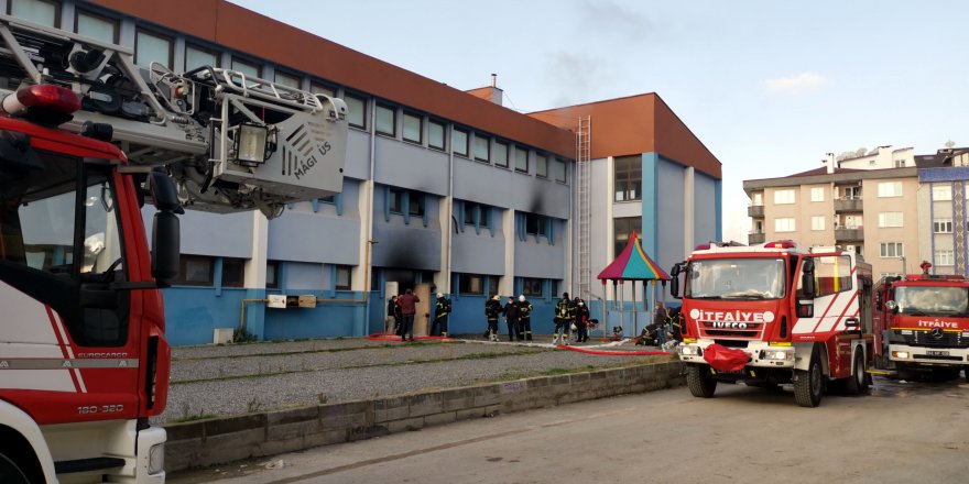 Spor salonunda yangın çıktı