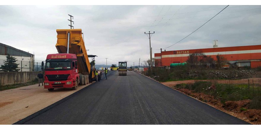 Yol çalışmaları sürüyor