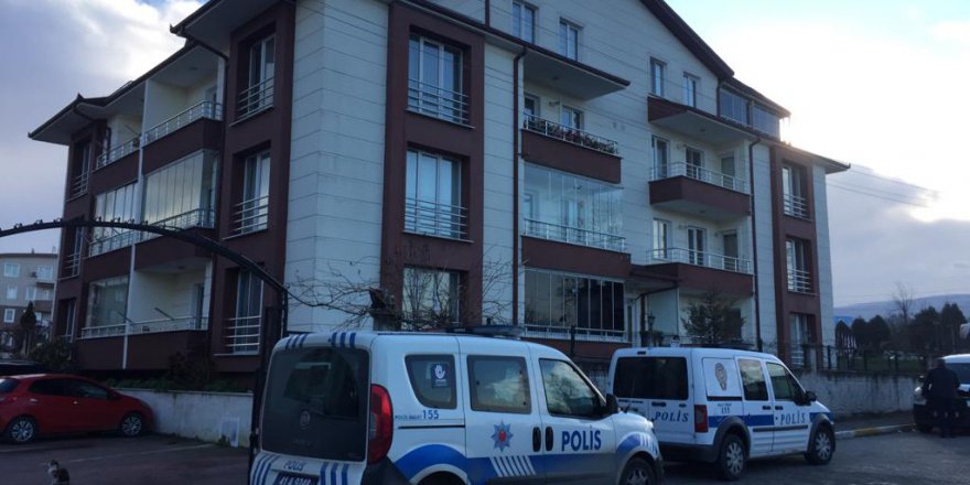 Eşi tarafından bıçaklandığı iddia edilen kadın öldü