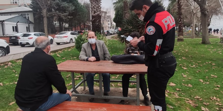 Parkta yakalandı!