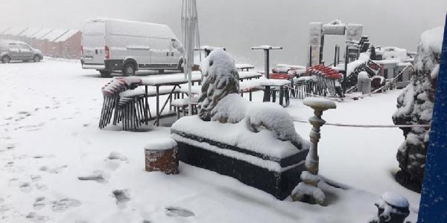 Kartepe beyaza büründü