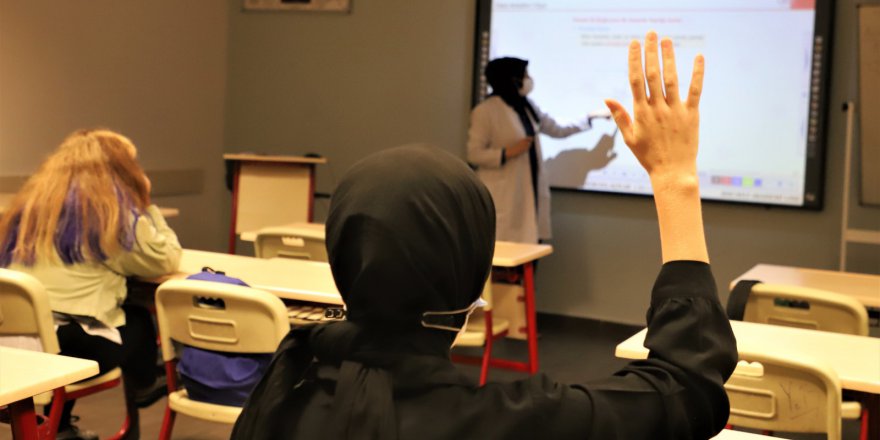 Akademi Liseler gençlerin uğrak yeri oldu