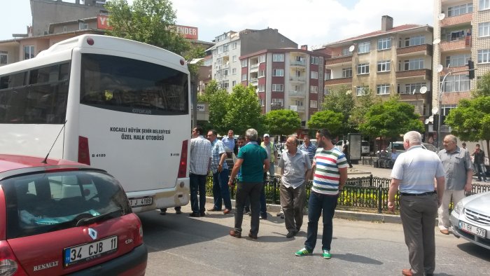 Kaza oldu azarı yolcular yedi