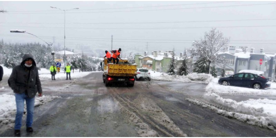 Karla mücadele ekipleri 7/24 çalıştı