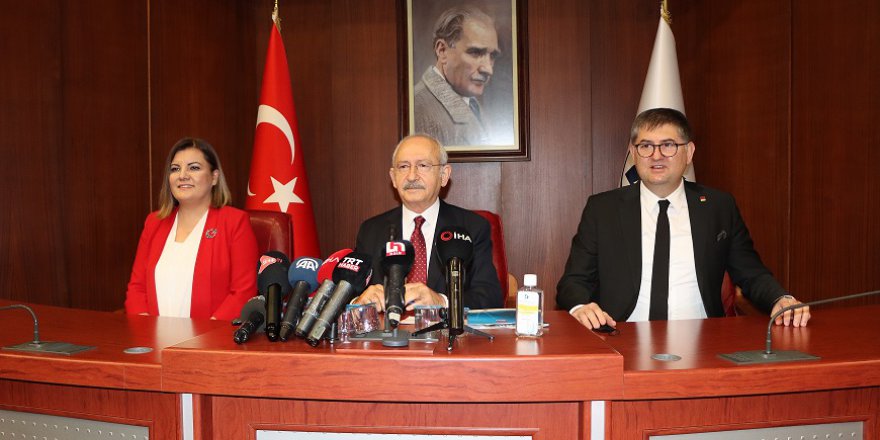 Kürsü başından ders  vermeye kalkışmayın