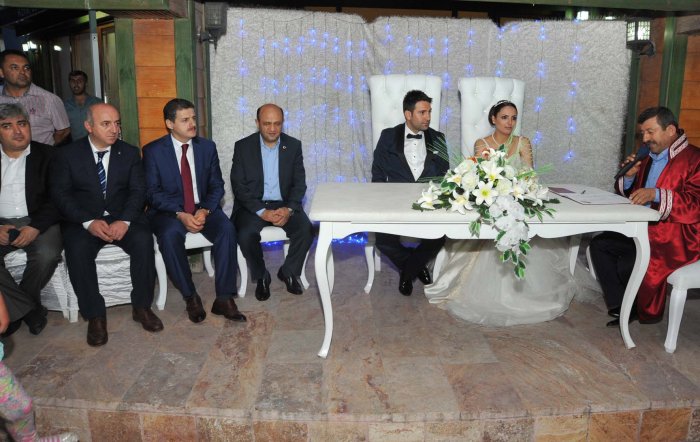 AKP’liler bu düğünde buluştu