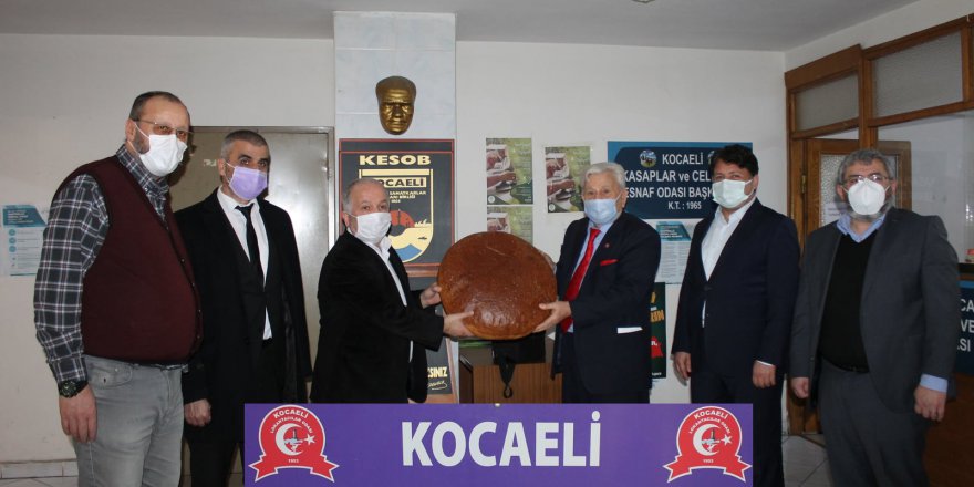 "Alg patlaması" İzmit Körfezi'nin rengini değiştirdi