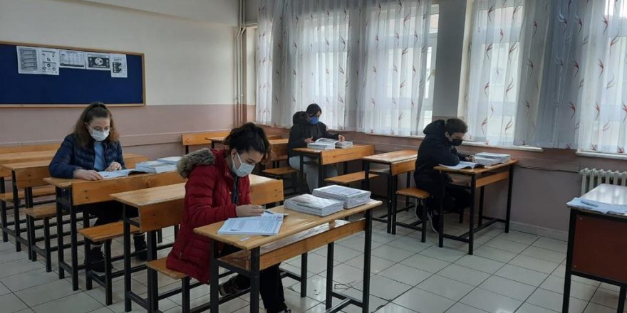 Büyükşehir’den 5100 öğrenciye TYT ve LGS test kitap seti