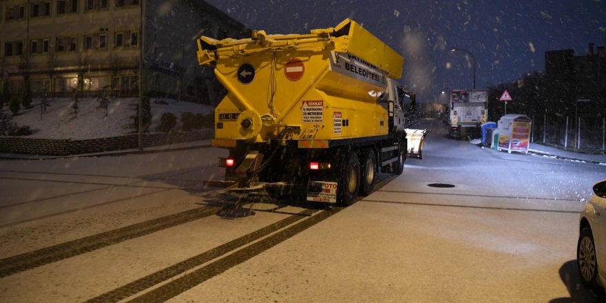 Çayırova’da  ekipler çalışıyor