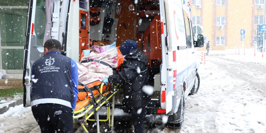 Hasta nakil ambulansları kar kış demeden hizmette