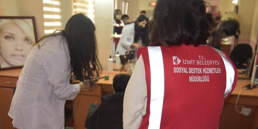 İzmit Belediyesi`nden  ücretsiz saç kesimi