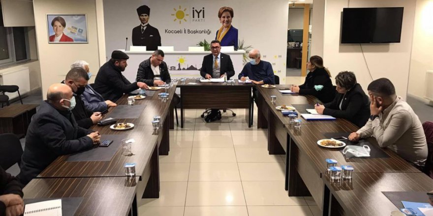 İYİ Parti’de ilçe başkanları toplandı