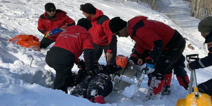 Kayak Merkezi'nde çığ tatbikatı yapıldı