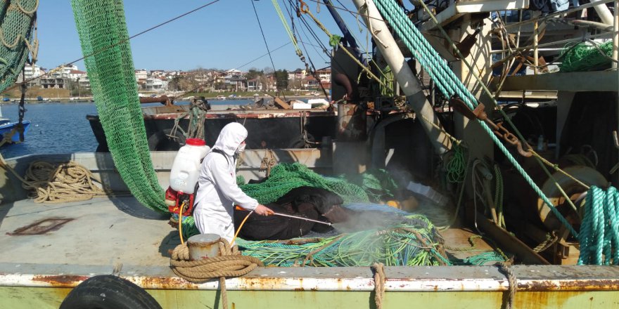 Covid-19 vakası görülen  iki tekne dezenfekte edildi