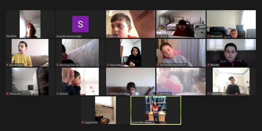 Bilim Merkezi’ni  çevrimiçi keşfediyorlar