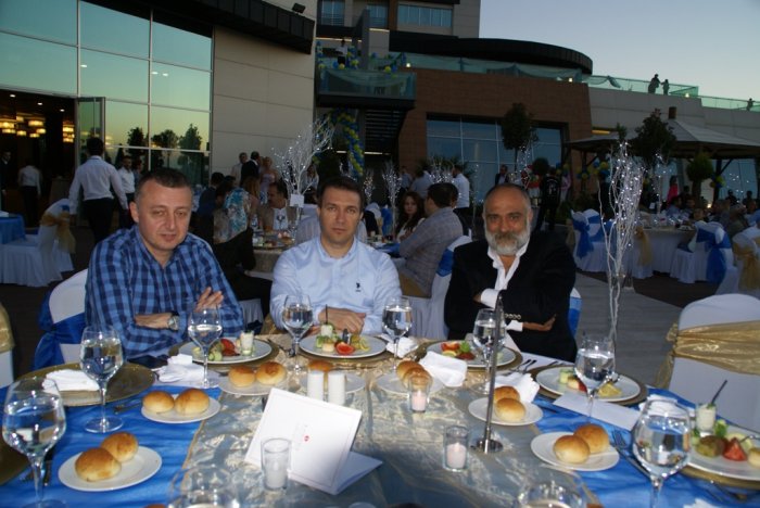 Gezginci ailesinin sünnet mutluluğu