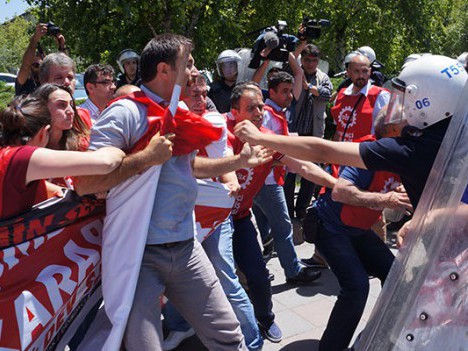 KOÜ’den atılan taşeron işçiler Ankara’da gözaltına alındı