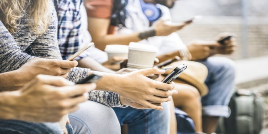 Pandemide internet kullanımı, günde 8 saate ulaştı