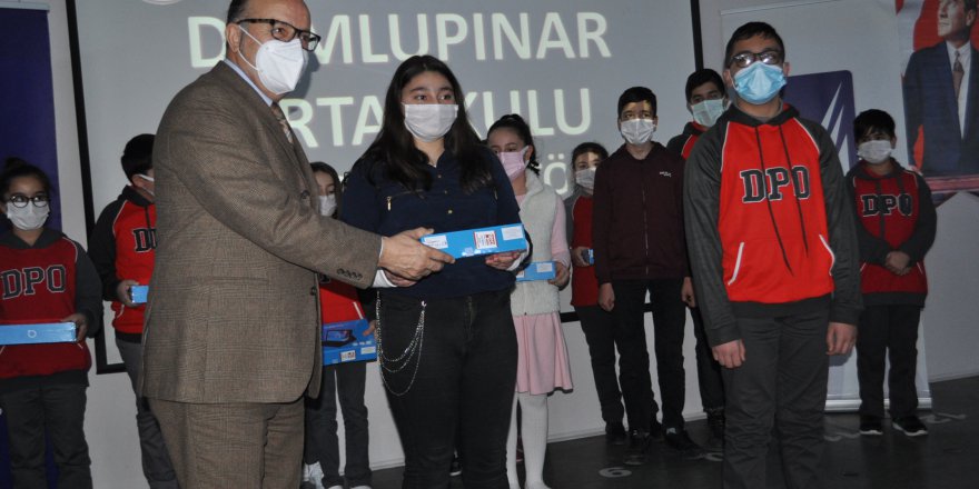 KSO, 64 öğrenciye  tablet dağıttı