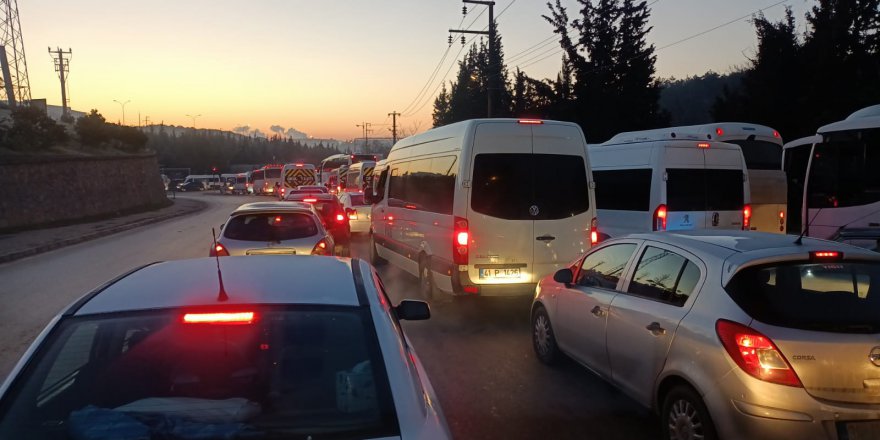 YRP Çayırova’nın trafik sorununa:  İşe gidemiyoruz, aya nasıl gideceğiz!