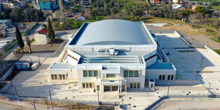 Gebze bölgesine modern kapalı spor salonu