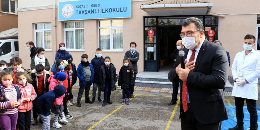 TÜBİTAK BAŞKANI PROF. DR. MANDAL, İLKOKUL ÖĞRENCİLERİYLE BULUŞTU: Bilim ve teknoloji  sizin çok yakınınızda