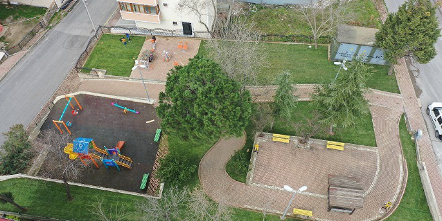 Çayırova’da iki park daha yenilendi