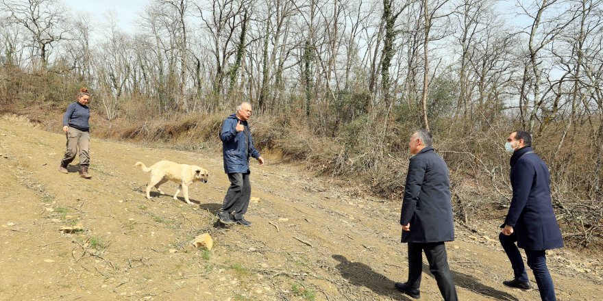 Büyükakın, her kesimle  yakından ilgileniyor