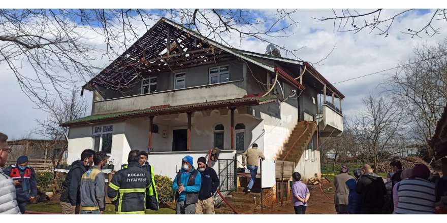 Çatı yangını söndürüldü