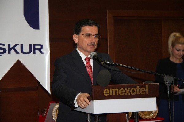 “İşsiz olanlara iş vermeye hazırım”