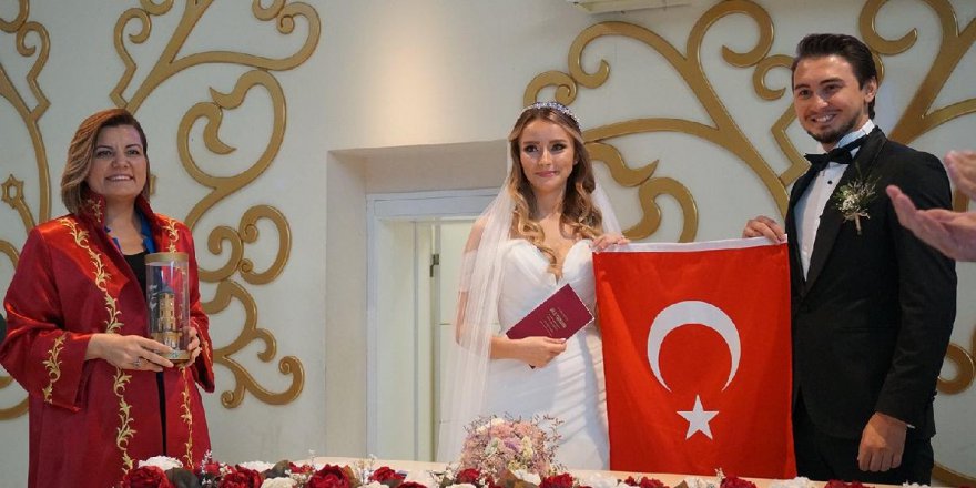 2 bin 132 çifti  ücretsiz evlendirdi