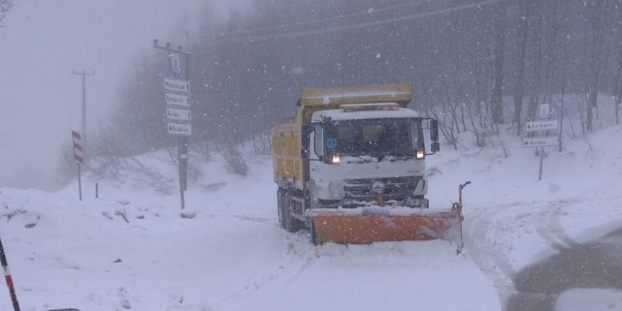 Kocaeli'nde kar etkili oluyor