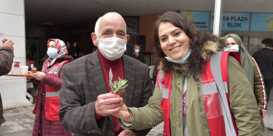 Sosyal hayattan uzak  kalan yaşlılar unutulmadı