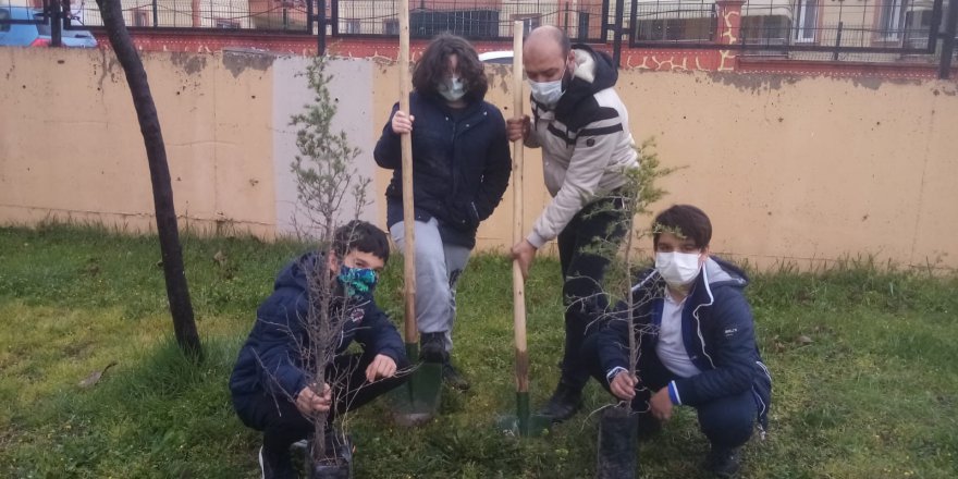 “Önem “ Projesi kapsamında öğrenciler ağaç dikti