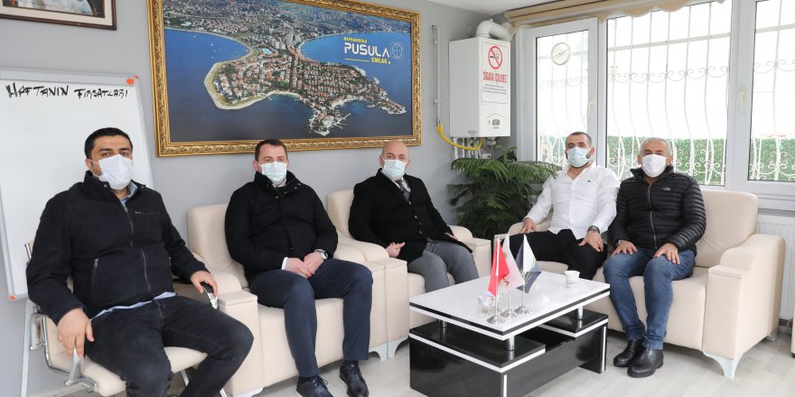 Emlakçıları ziyaret etti