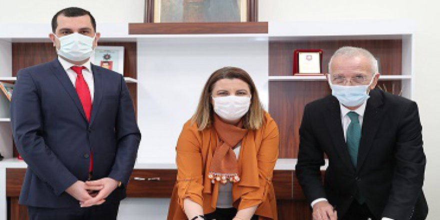 İzmit Belediyesi  Eğitim bursu verdi