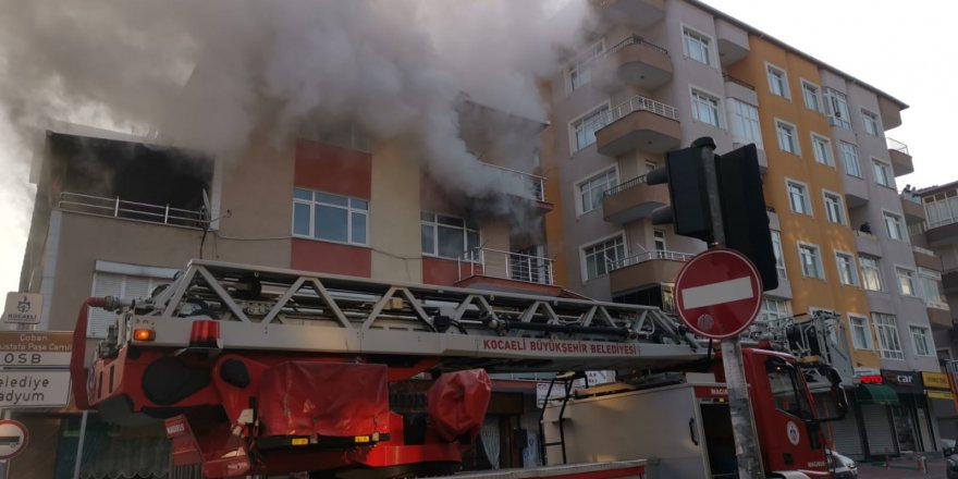 Gebze'de ev yangını