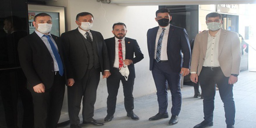 Yenisiyle eskisiyle  siyaset sıkı takipte