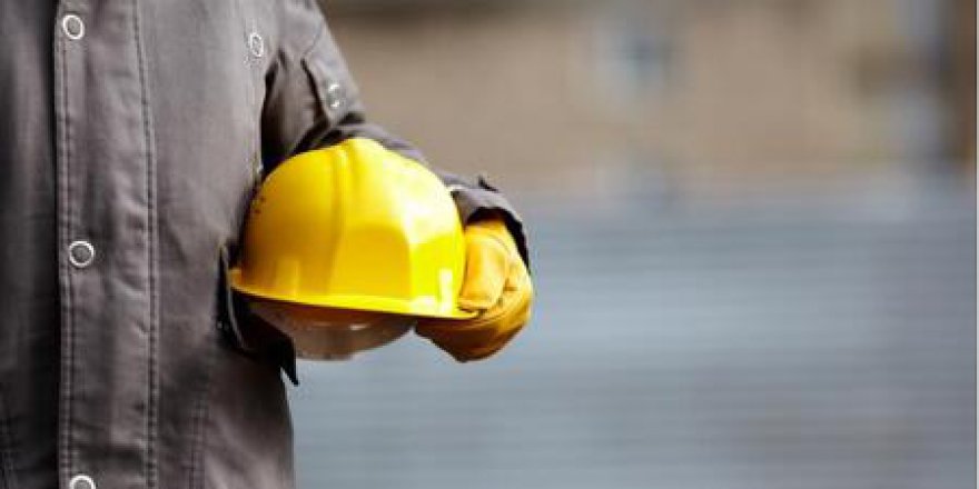 Çatıdan düşen işçi  hayatını kaybetti