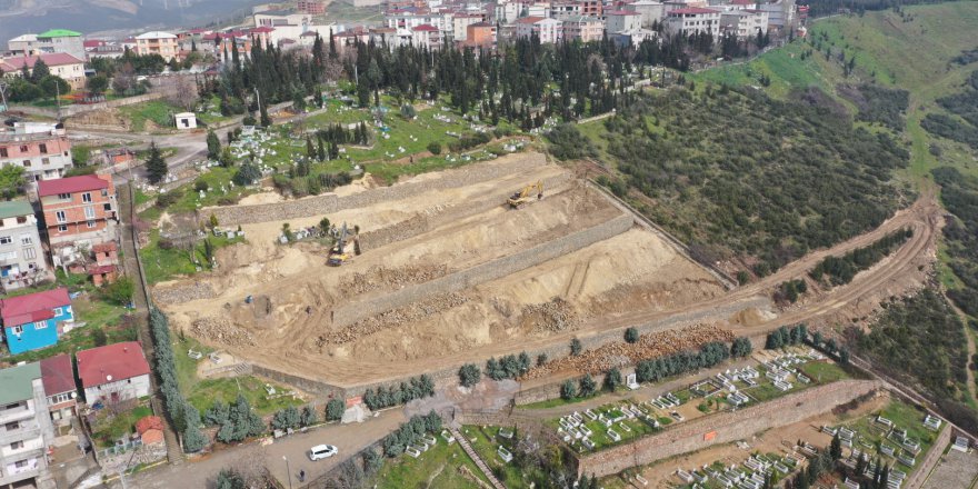 Mezarlıklardaki çalışmalar tamamlanıyor