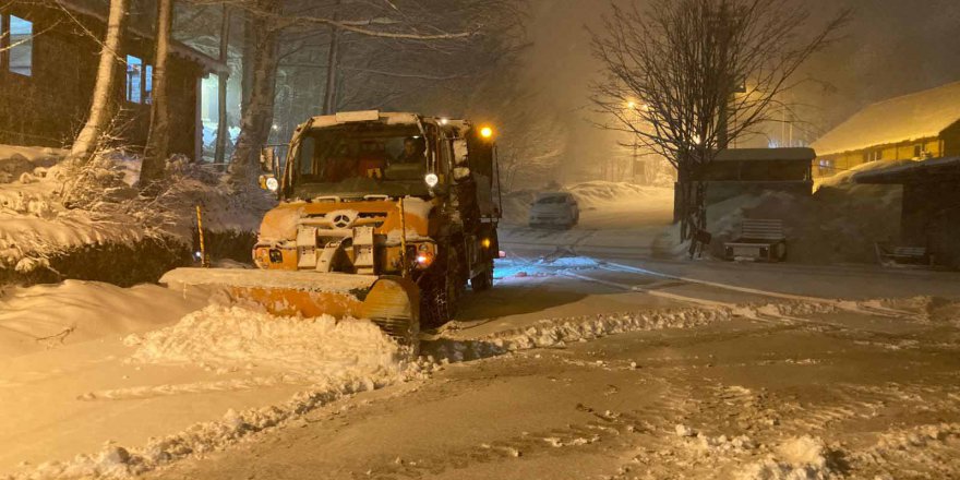 Büyükşehir Belediyesi kar timleri görevde