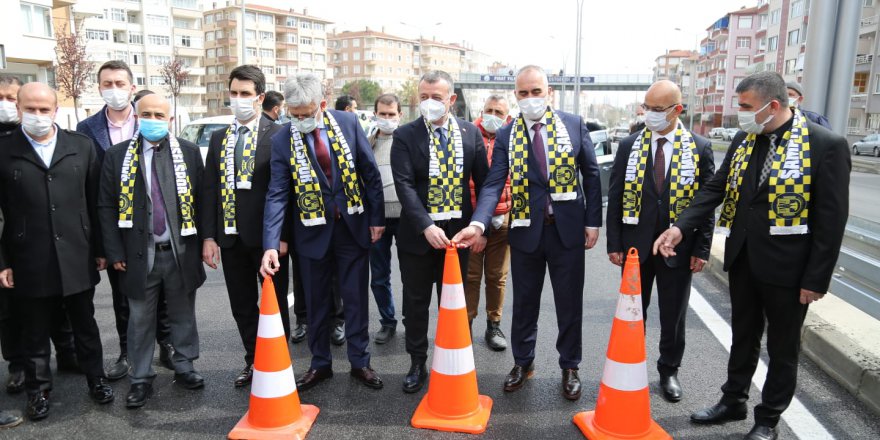 Köprülü kavşak trafiğe açıldı