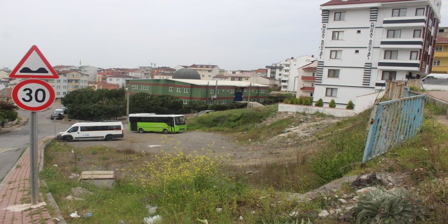 Müftülüğe bina cem evine park yeri