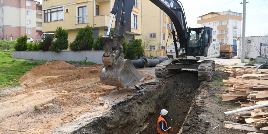 Çayırova’da yağmur  suyu hattı çalışması