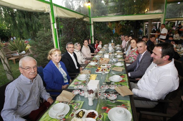 Başkan, meclisi iftarda ağırladı