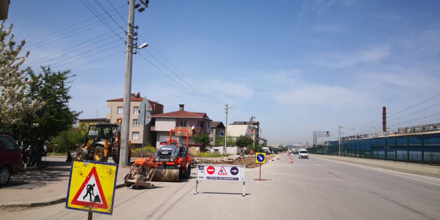 Çelikoğlu Caddesi’nde  asfalt yama çalışması