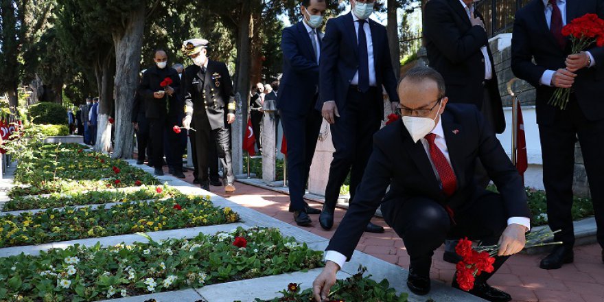 Vali Yavuz ve Büyükakın'dan şehitlik ziyareti